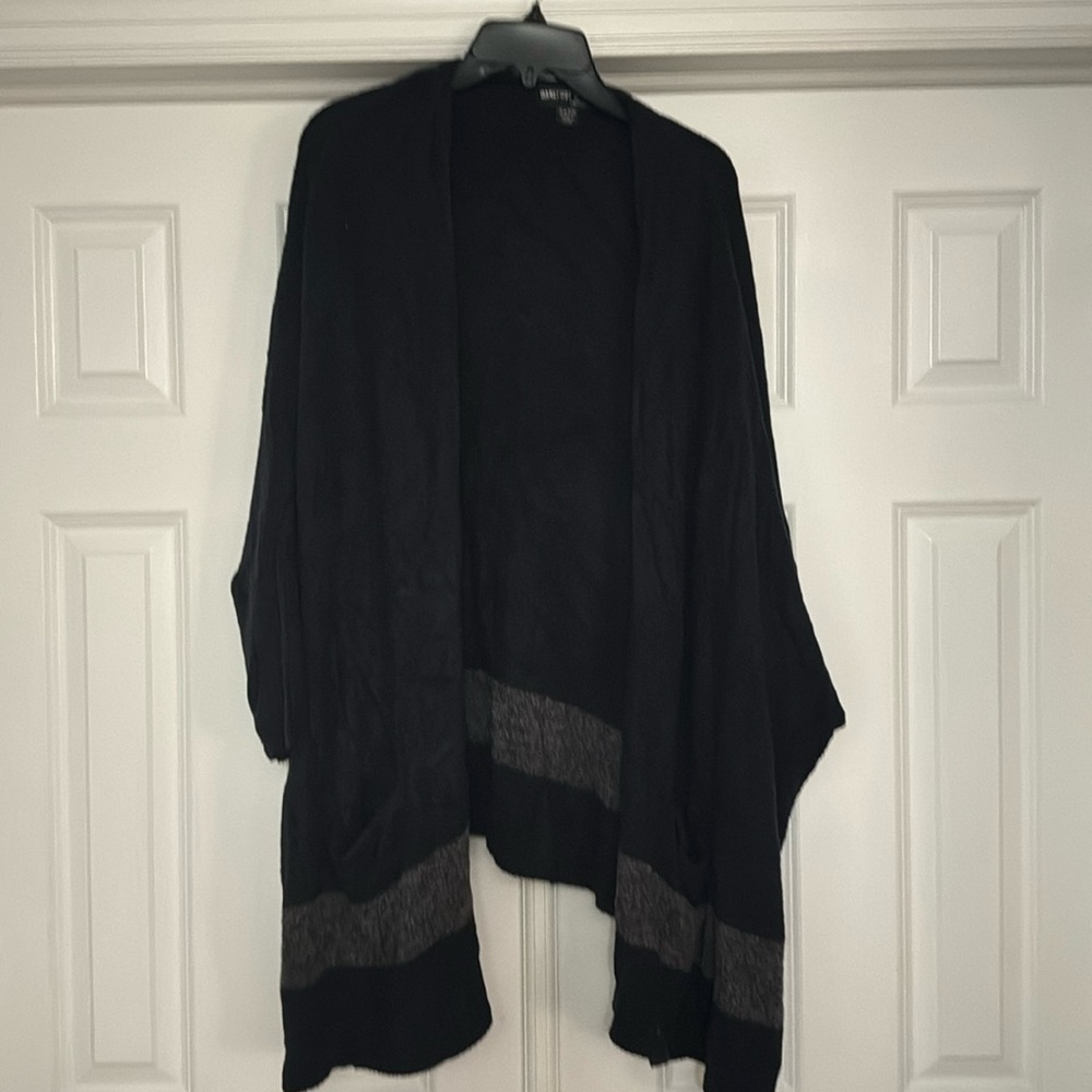 Barefoot dreams, super cozy travel cardigan, one size